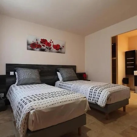 Maison De 2 Avec Piscine Partagee Jardin Amenage Et Wifi A Puy L'eveque * Puy-lʼÉvêque